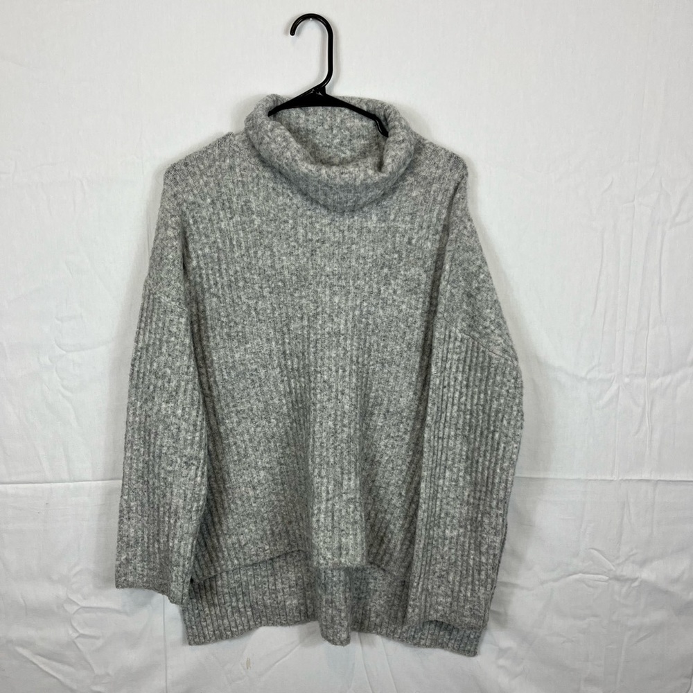 H&M Wool‎ Blend Ribbed Oversized Turtle Neck Sz M